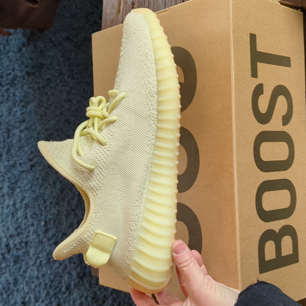 Yeezy Boost 350 V2 11.5 - Picture 5 of 16
